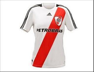River. La camiseta no desciende