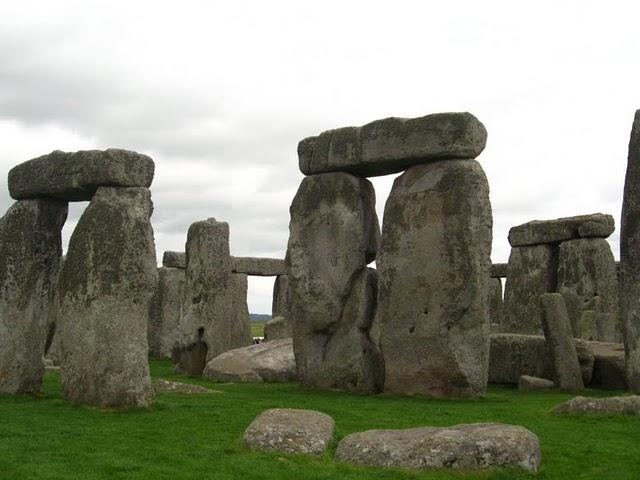 ENIGMAS DE PIEDRA: STONEHENGE Y AVEBURYHENGE