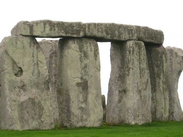 ENIGMAS DE PIEDRA: STONEHENGE Y AVEBURYHENGE