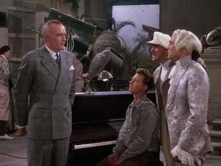 CINEFÓRUM DE SOBREMESA (porque el cine nos alimenta...)Hoy: Cantando bajo la lluvia, (Stanley Donen, Gene Kelly, 1952)
