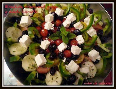 ENSALADA TRADICIONAL GRIEGA O SALÁTA HORIÁTIKI