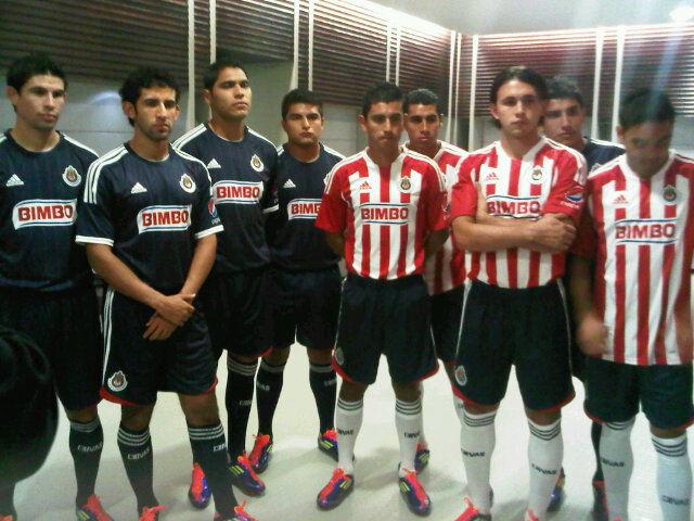 OFICIAL: Nuevos uniformes Adidas de las Chivas del Guadalajara; 2011-2012