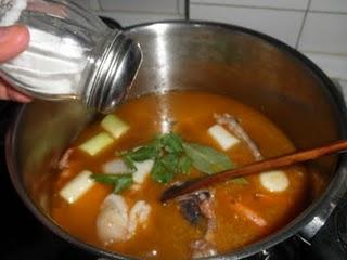 Sopa cremosa de marisco