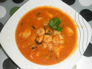 Sopa cremosa de marisco