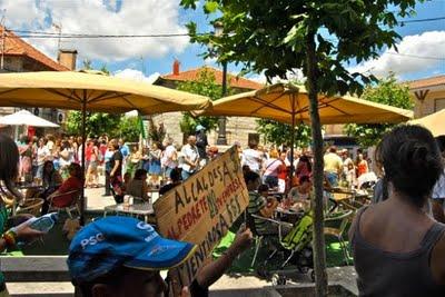 Éxito en la manifestación contra la subida de sueldo a la alcaldesa y concejales y a favor de plenos participativos en Alpedrete
