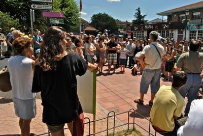 Éxito en la manifestación contra la subida de sueldo a la alcaldesa y concejales y a favor de plenos participativos en Alpedrete