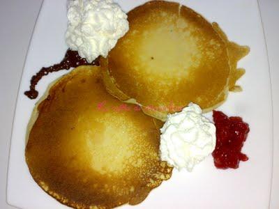 Tortitas de plátano con nata