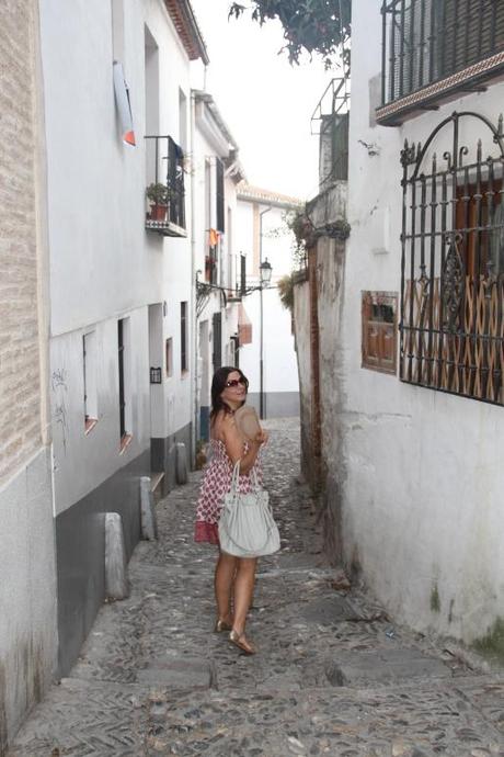 Un Paseo Por La Granada Mora