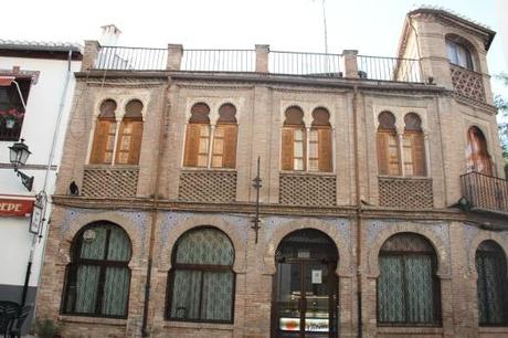 Un Paseo Por La Granada Mora