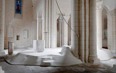 El altar topográfico del diseñador Mathieu Lehanneur