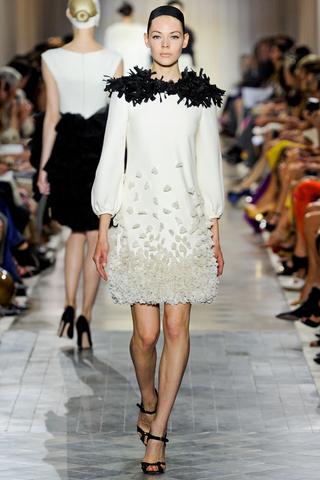 Giambattista Valli: Alta costura otoño-invierno 2012, París