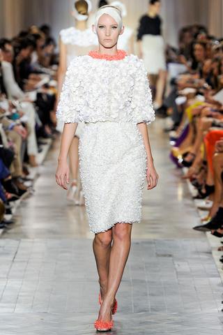 Giambattista Valli: Alta costura otoño-invierno 2012, París