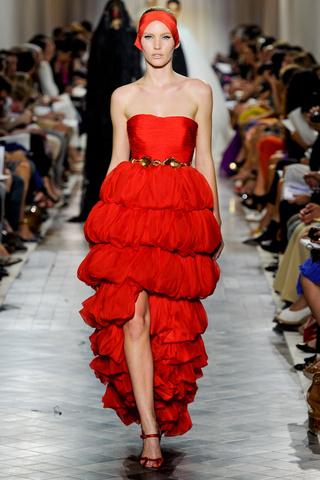 Giambattista Valli: Alta costura otoño-invierno 2012, París