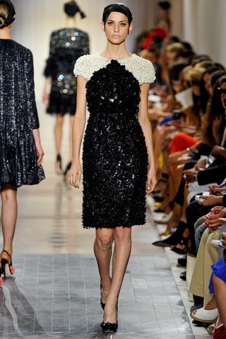 Giambattista Valli: Alta costura otoño-invierno 2012, París