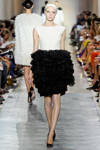 Giambattista Valli: Alta costura otoño-invierno 2012, París