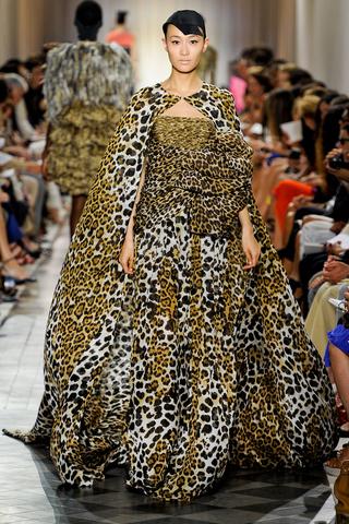 Giambattista Valli: Alta costura otoño-invierno 2012, París