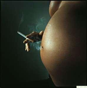El tabaquismo pasivo en mujeres embarazadas aumenta el riesgo de malformaciones congénitas y mortinatos