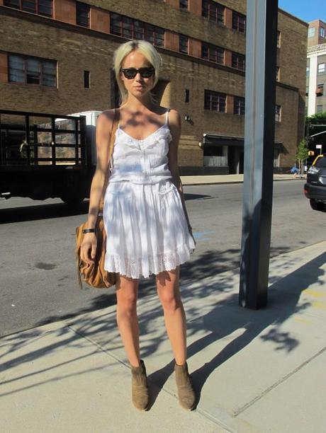 WHITE: ALWAYS THE SUMMER COLOR