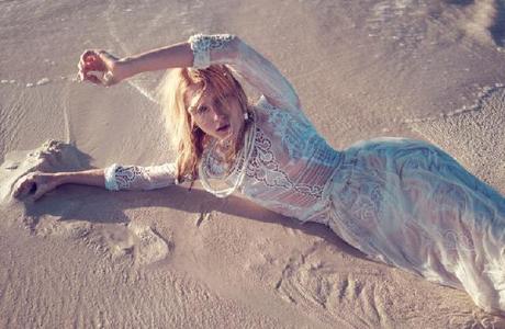 WHITE: ALWAYS THE SUMMER COLOR WHITE: ALWAYS THE SUMMER COLOR