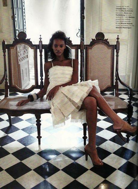 WHITE: ALWAYS THE SUMMER COLOR WHITE: ALWAYS THE SUMMER COLOR