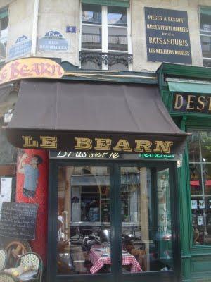 Vitrines d'architectures. Les boutiques à Paris