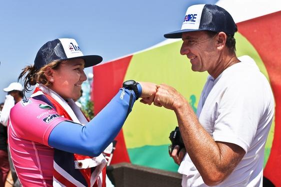 Carissa Moore Campeona del Mundo y Stephanie Gilmore Campeona delRoxy Pro France