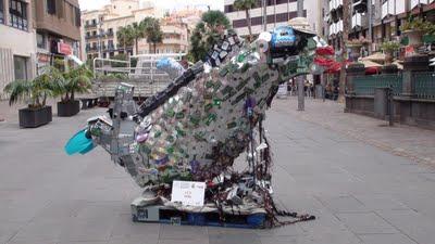 Exposición de Chicharros de residuos eléctricos en Santa Cruz de Tenerife