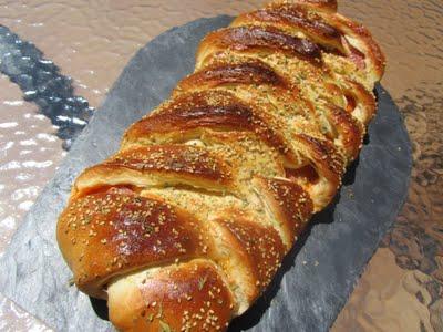 TRENZA RELLENA DE PIZZA