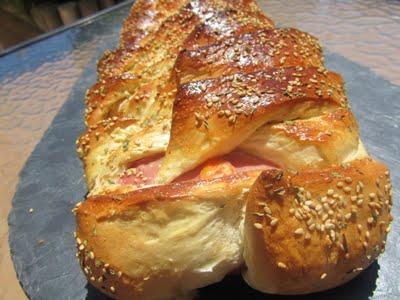 TRENZA RELLENA DE PIZZA