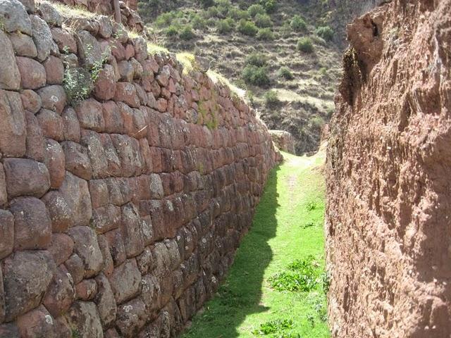 CAMINANDO HACIA HUCHUY QOSQO... EL PEQUEÑO CUSCO