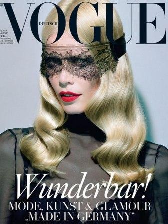 Claudia Schiffer estrena web, colección de ropa y es portada de Vogue Alemania, agosto 2011