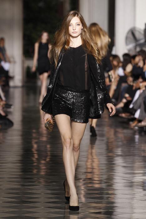 MANGO LLEGA PISANDO FUERTE EN OTOÑO 2011