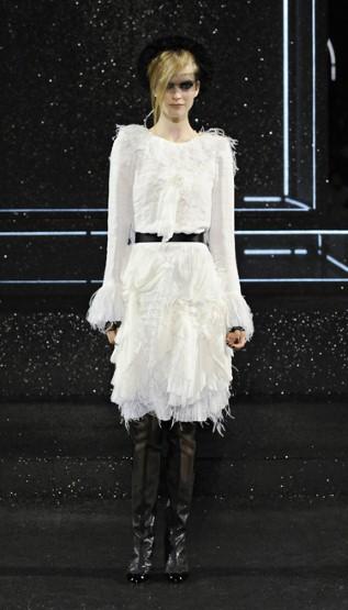 THE MAKING OF A CHANEL HAUTE COUTURE DRESS IN PICTURES