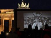gran dictador´ parodió Hitler ante Puerta Brandeburgo