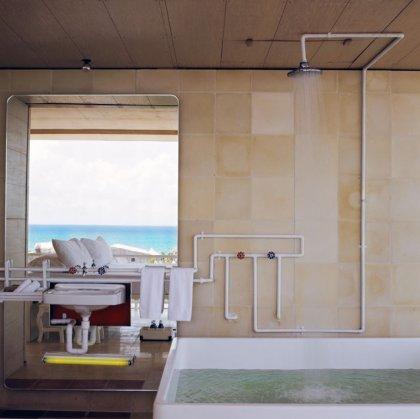 Hotel Básico, baño.