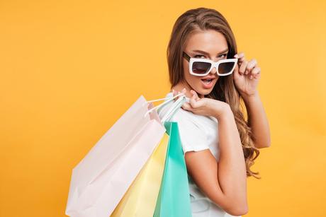 Comprar ropa y accesorios online: las ventajas de hacerlo, por Goonshop.es