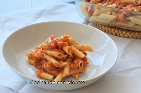 Macarrones con atún y tomate