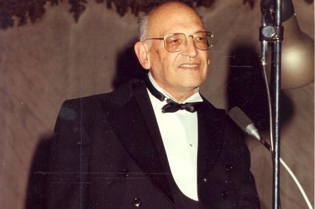 Lectura del discurso de ingreso de Francisco Rodríguez Adrados, el 28 de abril de 1991. Fototeca de la RAE.