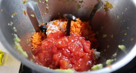 Pollo a la Coca-Cola ® en Mambo Hacer la salsa de para el pollo con el tomate