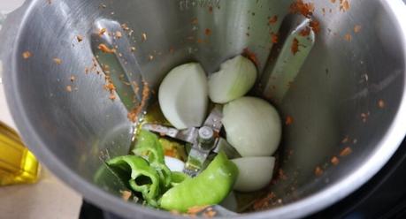 Pollo a la Coca-Cola ® en Mambo Triturar el resto de las verduras en el vaso