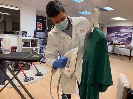 Di4 vende en El Corte Inglés una plancha única que higieniza la ropa y la deja libre de virus y bacterias Di4 vende en El Corte Inglés una plancha única que higieniza la ropa y la deja libre de virus y bacterias