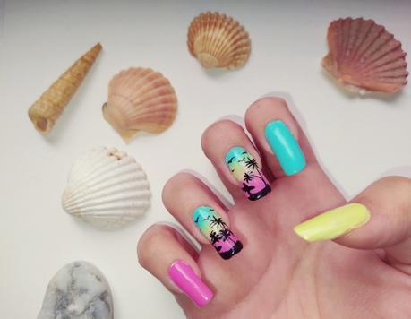 Diseño de uñas con palmeras para verano y festival Diseño de uñas con palmeras para verano y festival