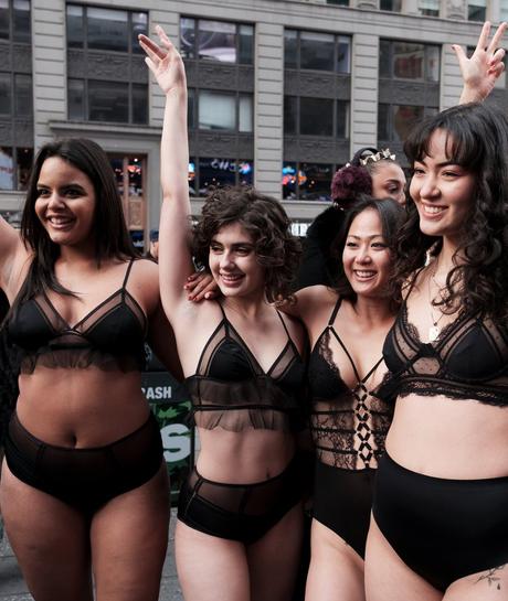 #Moda: Desfile de #lencería contra Victoria’s Secret detiene a #NuevaYork / #NY #TheRealCatWalk (FOTOS Y VIDEO) #Moda: Desfile de #lencería contra Victoria’s Secret detiene a #NuevaYork / #NY #TheRealCatWalk (FOTOS Y VIDEO)