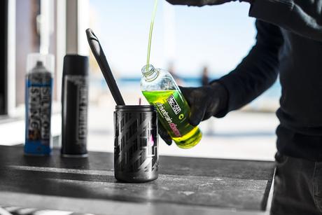 Muc-Off anuncia su nuevo proyecto que revolucionará los lubricantes