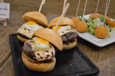 Rustico enciende su grill para disfrutar de hamburguesas de calidad en Ponferrada Rustico enciende su grill para disfrutar de hamburguesas de calidad en Ponferrada