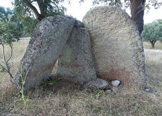 Imagen del mes: Dolmen del Alcornocón, o Juan Durán I, en San Vicente de Alcántara Imagen del mes: Dolmen del Alcornocón, o Juan Durán I, en San Vicente de Alcántara
