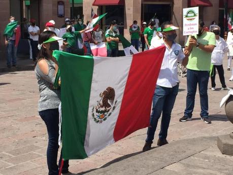 FRENA realiza manifestación en Plaza de las Armas