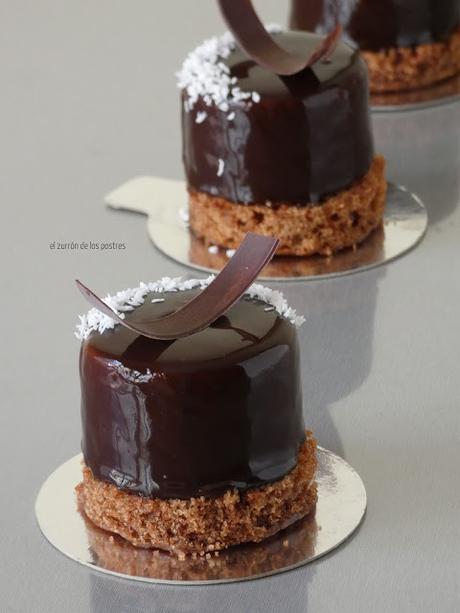 Semifrío de Coco con Mousse de jugo de Caña