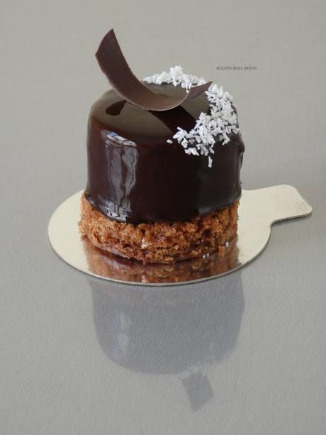 Semifrío de Coco con Mousse de jugo de Caña