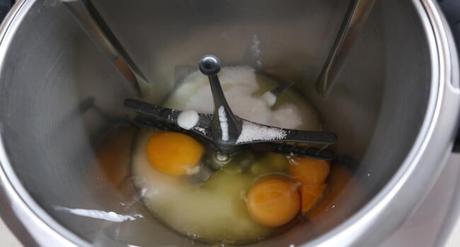 Batir Los huevos en la jarra
